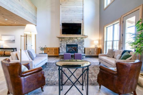 Luxury Mountain Escape - Private Pool and Hot Tub